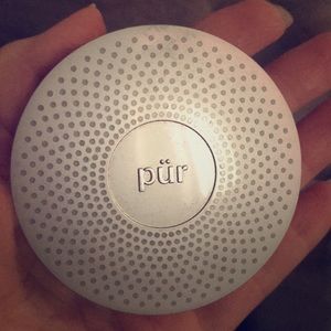 Pur presses mineral makeup color porcelain